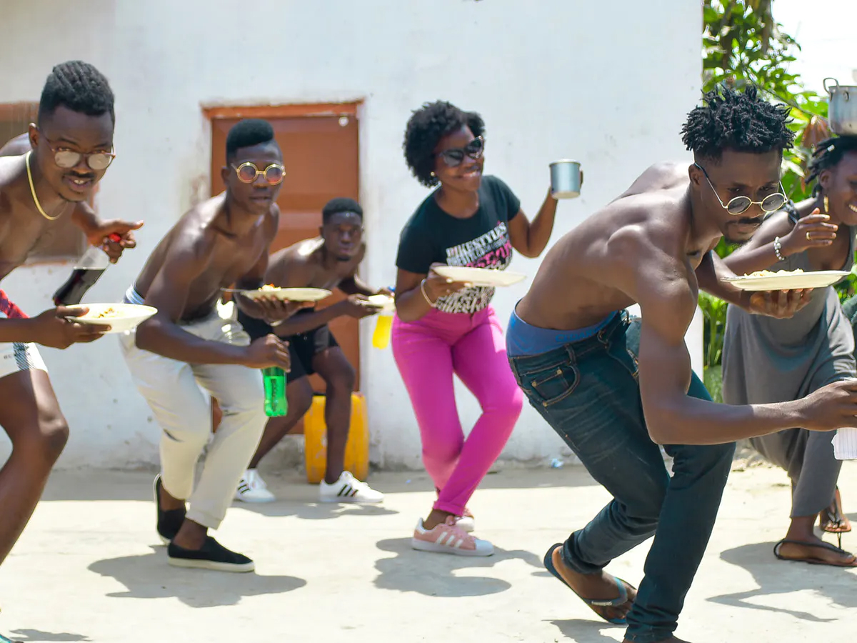 De Angolese dansers die hielpen om het nummer Jerusalema van Master KG viraal te laten gaan.