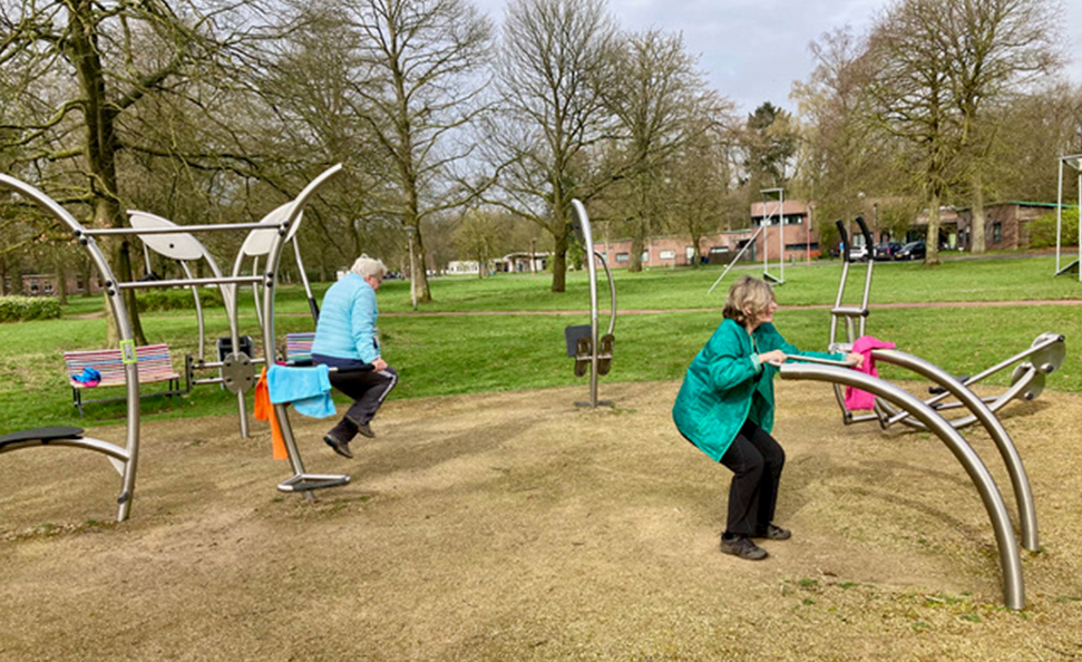 Buiten fitness in de beweegtuin op het terrein van pro Persona